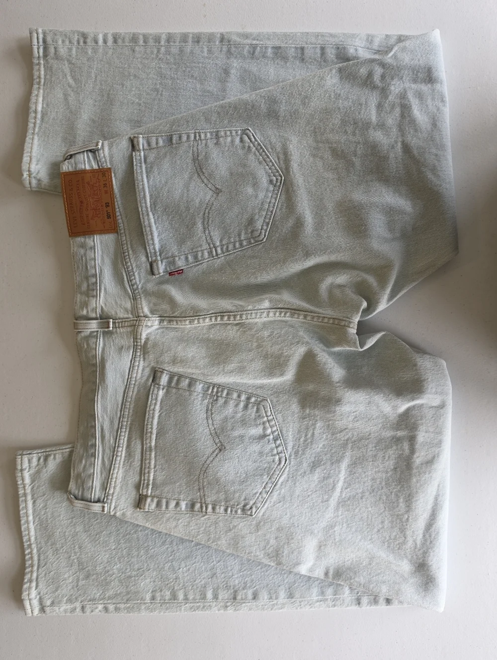 Levi Strauss 501 Men's Light Wash Jean Size 36x30.